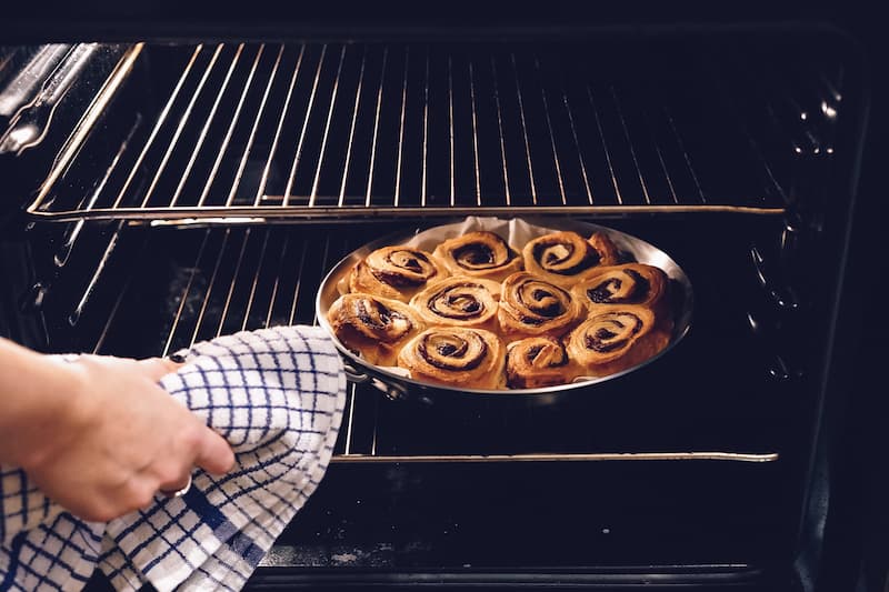 What Oven Temperature Do You Need to Keep Your Food Warm